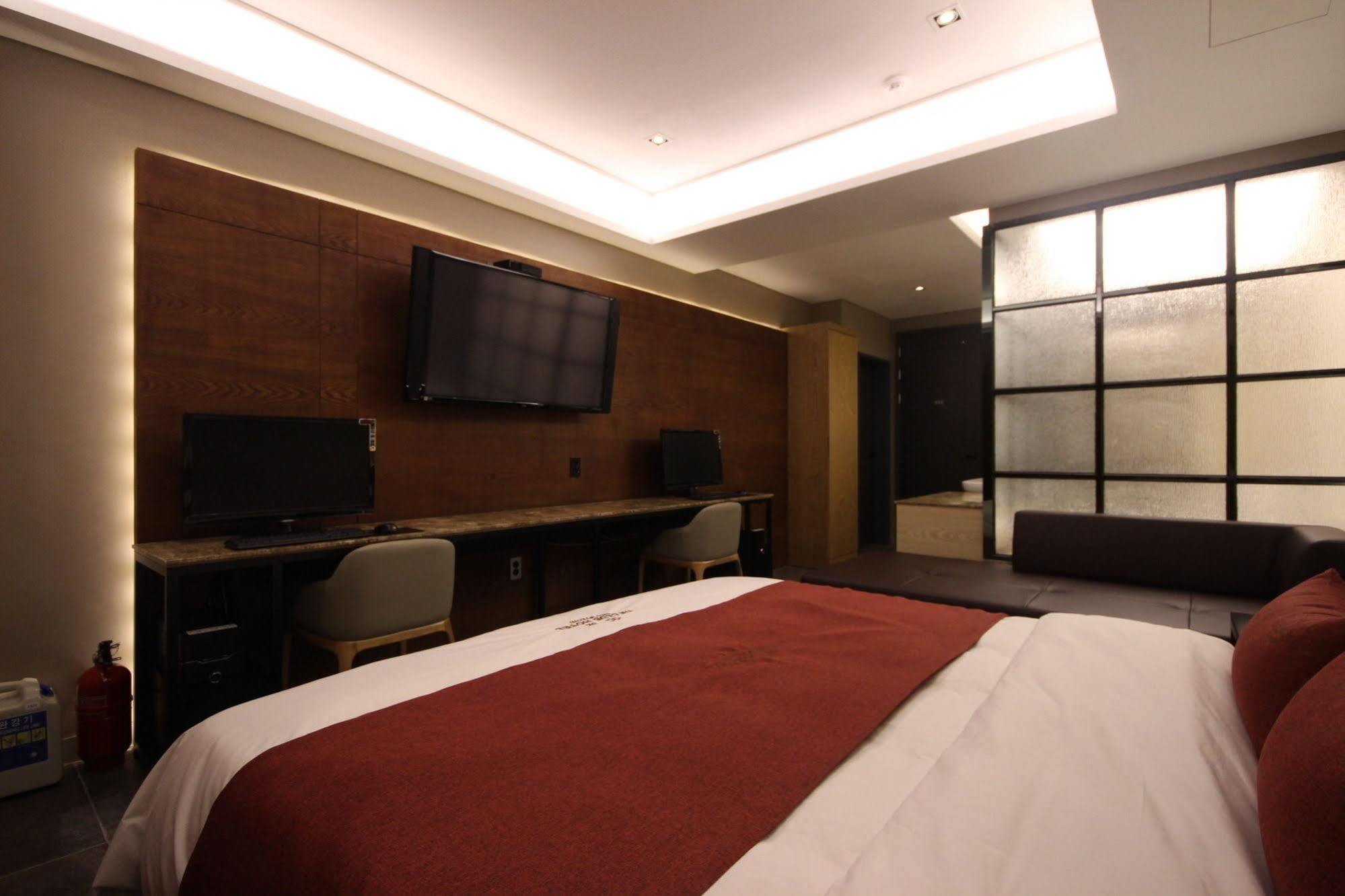 The Club Hotel Seomyeon Μπουσάν Εξωτερικό φωτογραφία